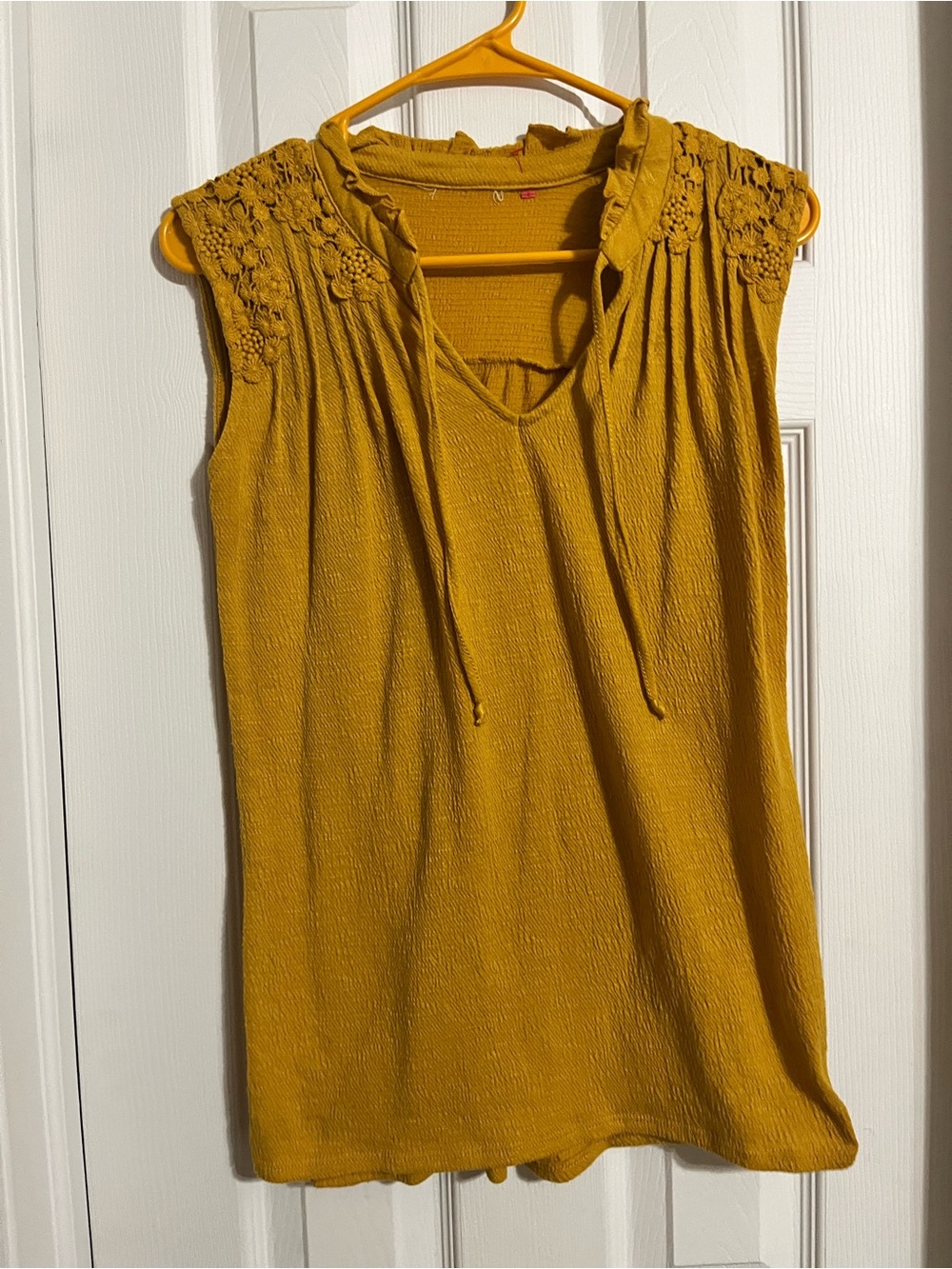 Multiple women’s large summer - light shirts and blouses. See all pictures - Picture 5 of 15